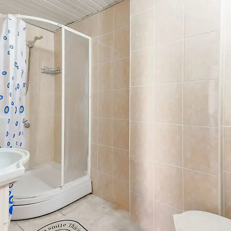 Comfy Flat With Balcony 10 Min To Hadrian Gates