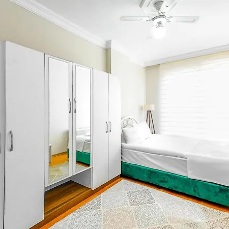 Comfy Flat With Balcony 10 Min To Hadrian Gates