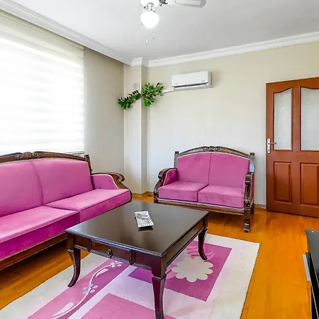 Comfy Flat With Balcony 10 Min To Hadrian Gates Apartman