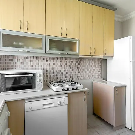 Comfy Flat With Balcony 10 Min To Hadrian Gates *
