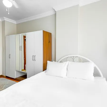 Comfy Flat With Balcony 10 Min To Hadrian Gates Apartman *